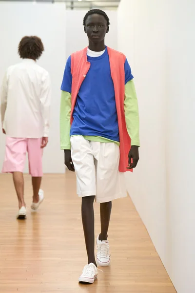 Look 14